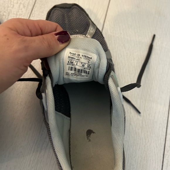 Nike air ladies 8.5 athletic shoes - Picture 7 of 7